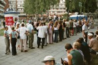 Lithuanian queue for the match/Litauer stehen Schlange für das Match