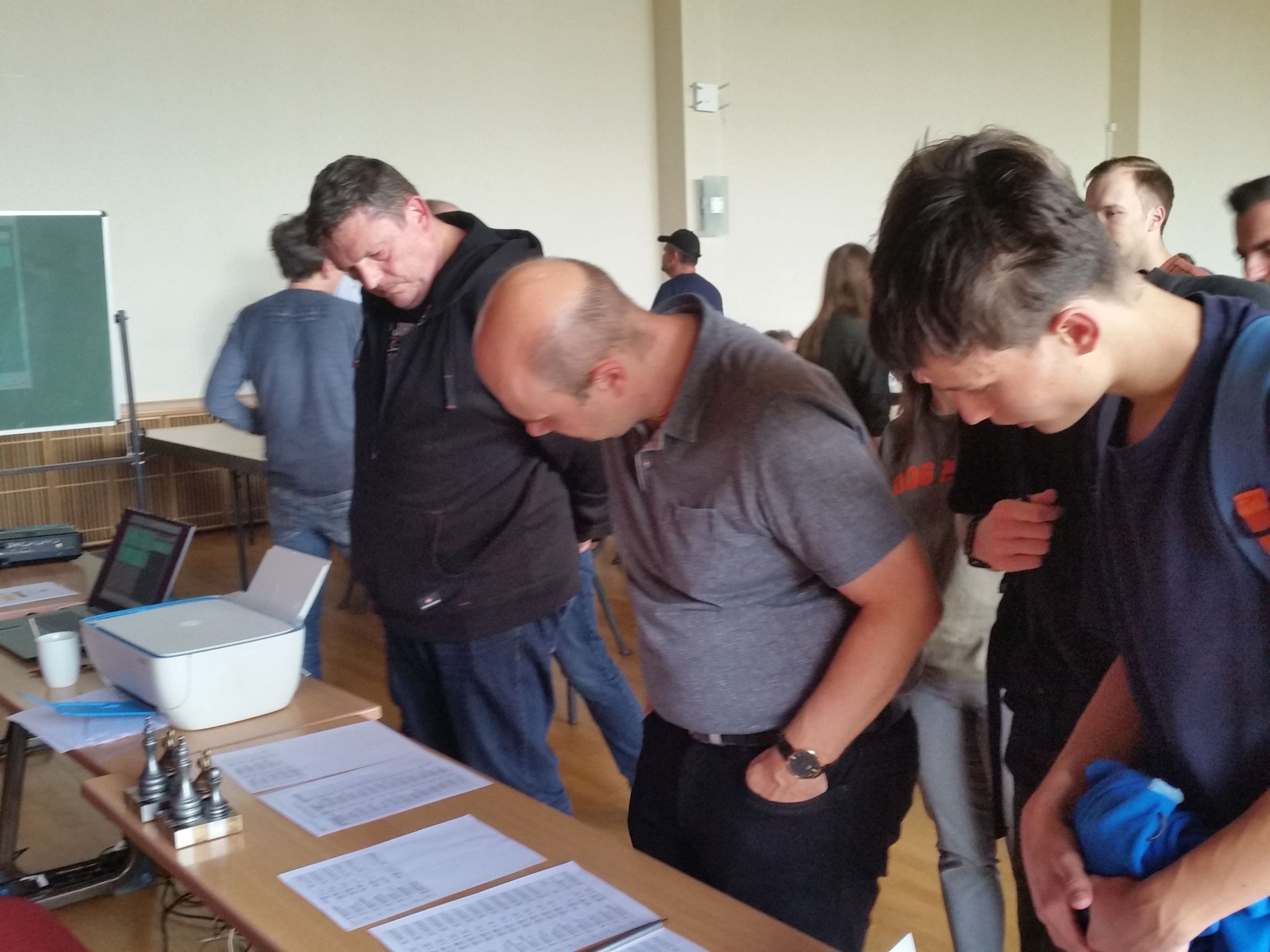Auslosungsgetümmel Auslosungsgetümmel
